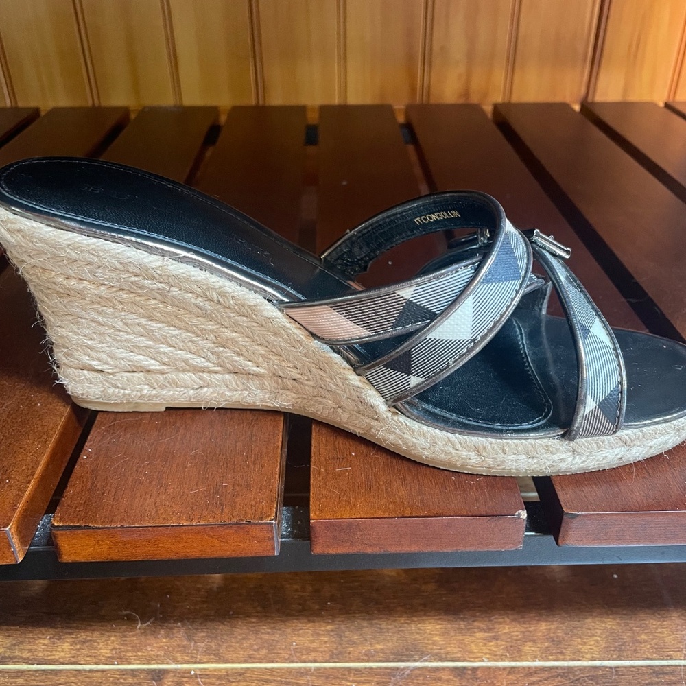 Burberry espadrille sandals - Picture 2 of 9